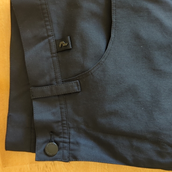 Men's Slim fit Golf Peak Performance Active Pants - Picture 2 of 6